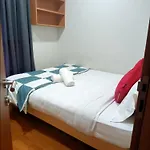 Sky Suites Klcc Homestay By Abu