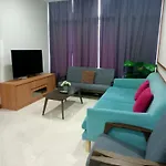Sky Suites Klcc Homestay By Abu
